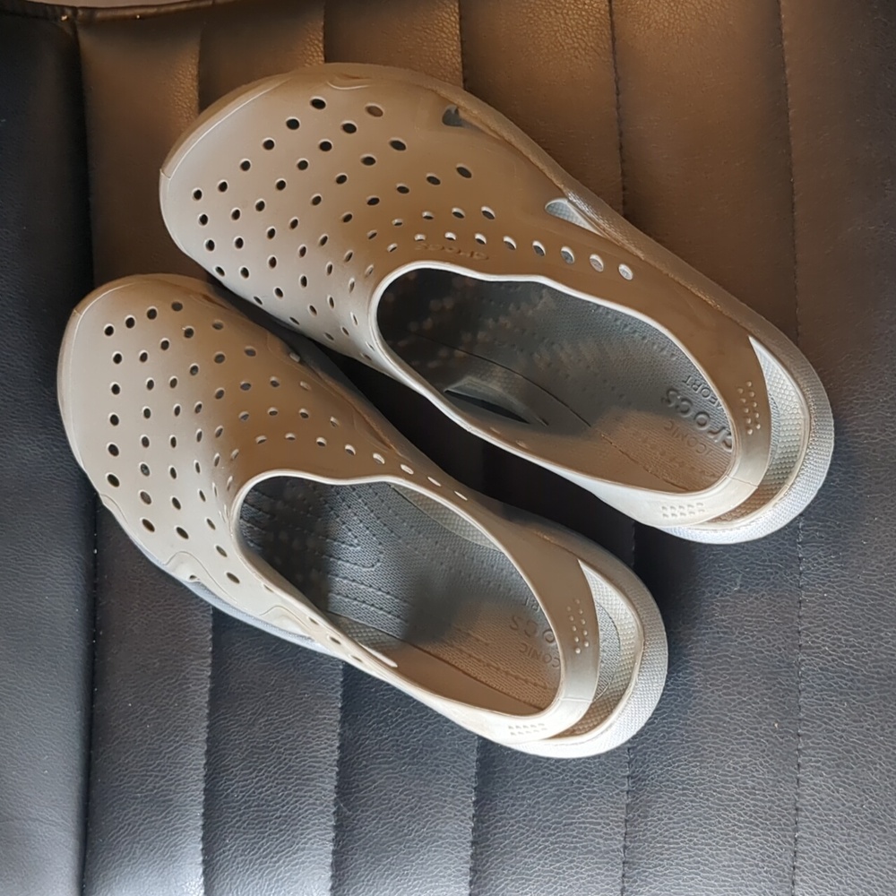 Crocs Swiftwater Wave sandals, men's size US 9, gray